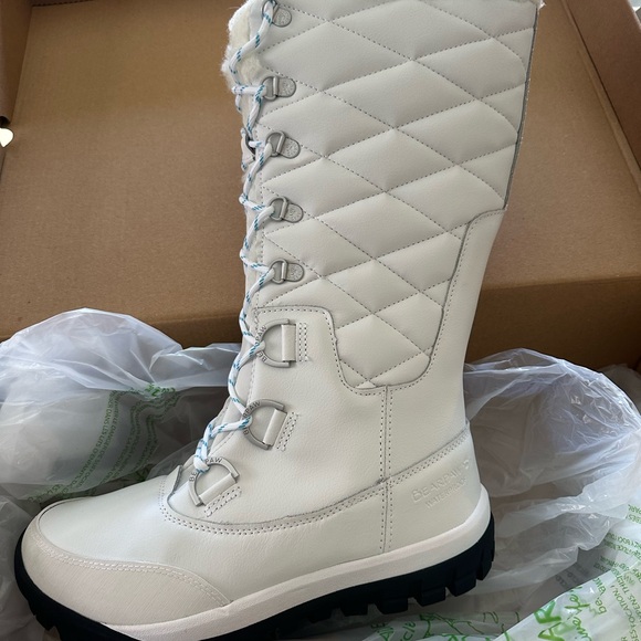 BearPaw Shoes - White bearpaw boots